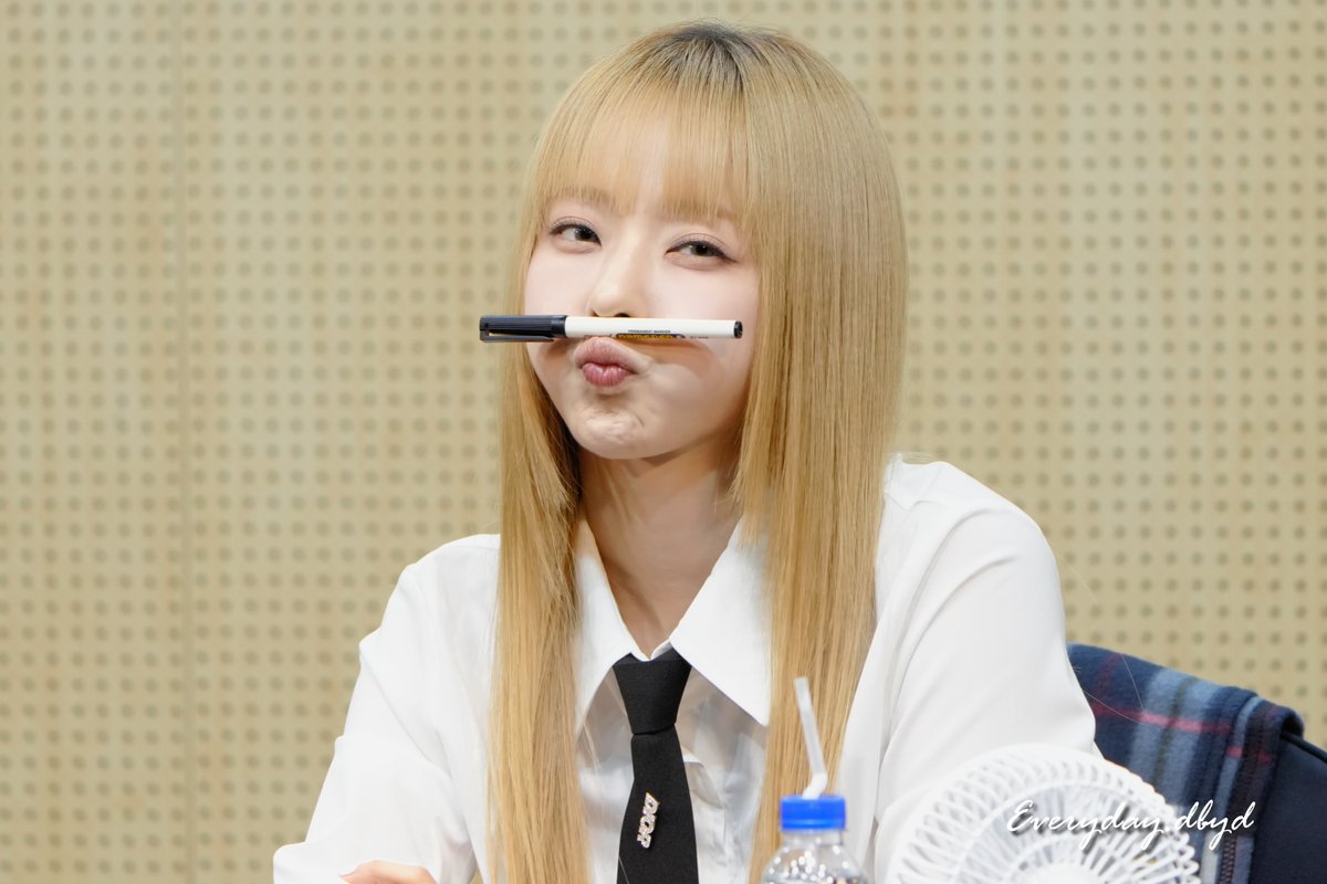 #비비 #ViVi #黃珈熙
#HAPPYVIVIDAY
Taken: 240629