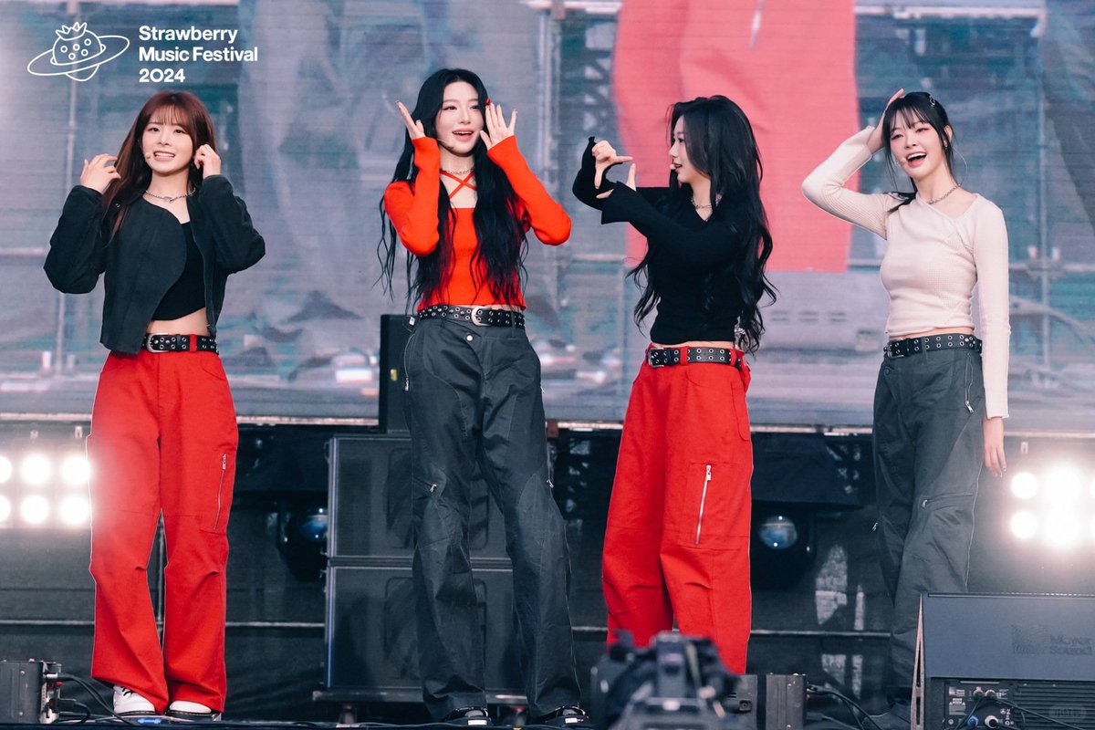 cleaaan1's tweet photo. 241207  tripleS strawberry music festival 

©️84 1073-七仔

#tripleS #트리플에스 #トリプルS #トリプルエス #トエス
 #카에데 #Kaede #山田楓 #코토네 #Kotone #嘉味元琴音 #신위 #Xinyu #周心语 #린 #Lymn #川上凜 https://t.co/jOFM7OFJig