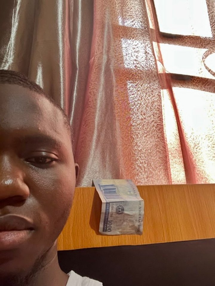 Nigga, I fit see urgent 1k from your side

Me:
#Emoney #Fanfaroauto #Davidofunds #DavidofundsXAwuke