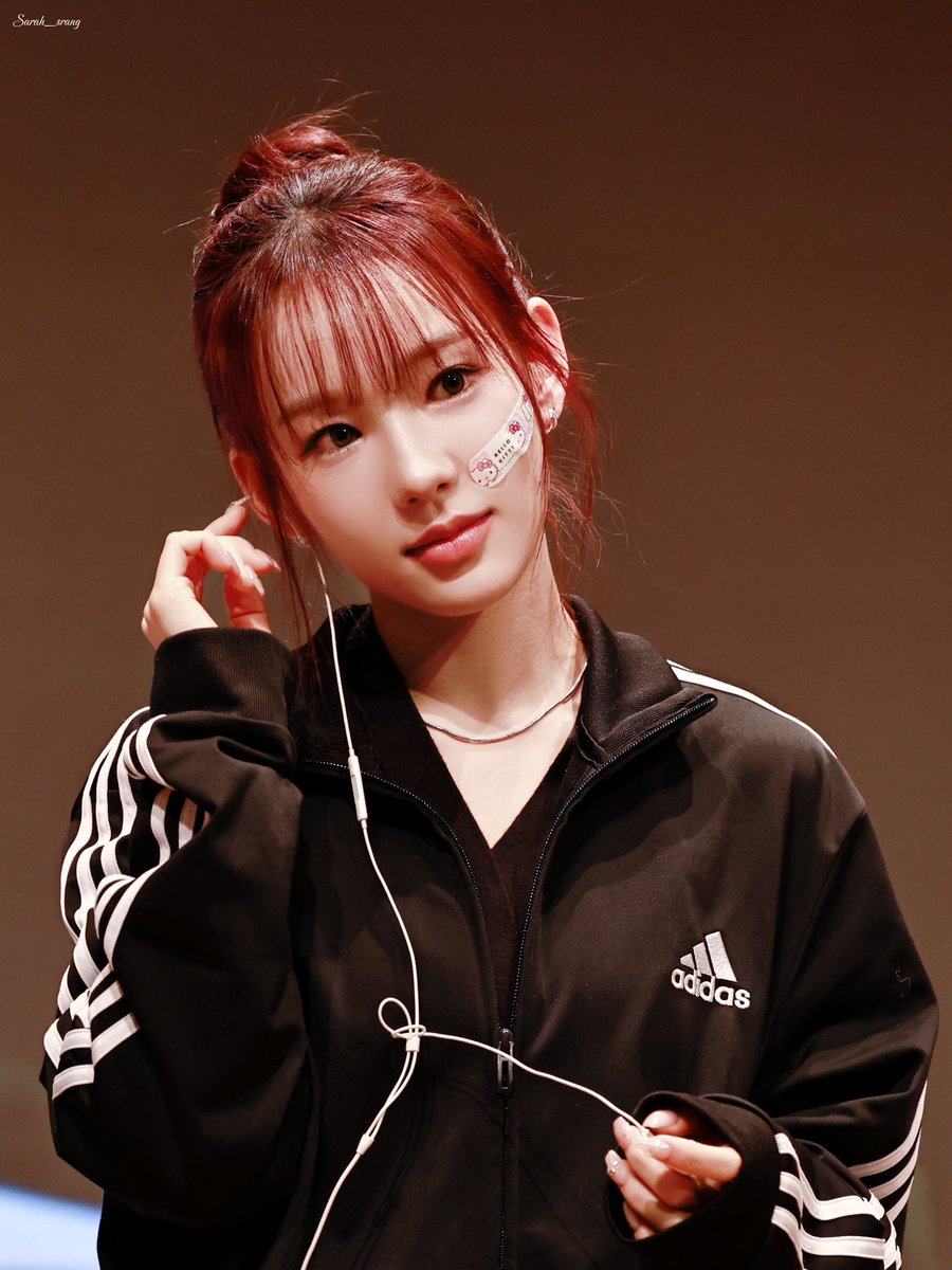 Sarah_srang's tweet photo. 241207

#IZNA #이즈나
#RYUSARANG #유사랑 https://t.co/3BT8bGerDn