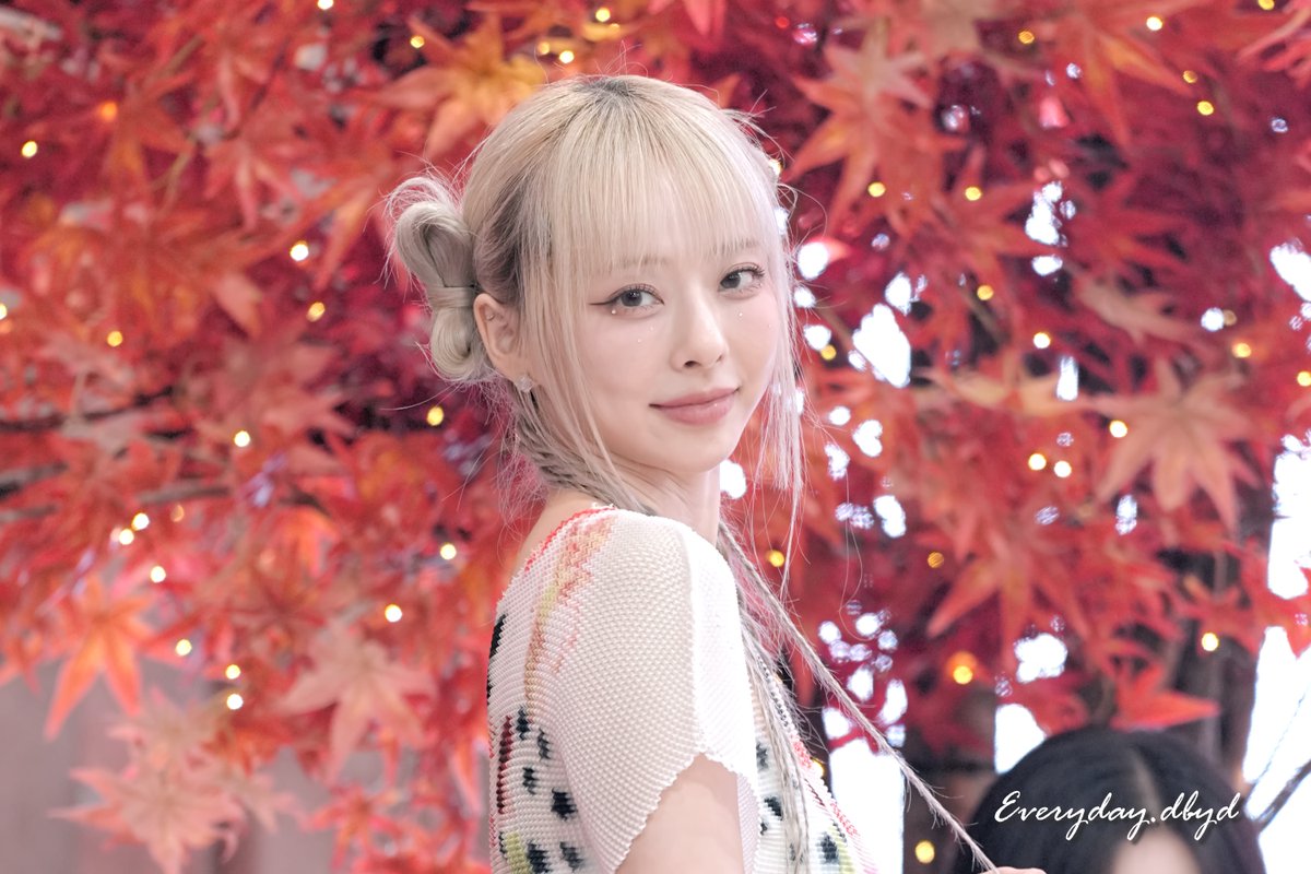 #비비 #ViVi #黃珈熙
#HAPPYVIVIDAY
Taken: 240921