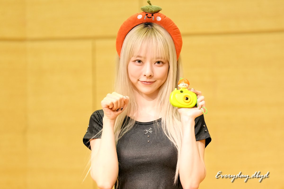 #비비 #ViVi #黃珈熙
#HAPPYVIVIDAY
Taken: 240927
