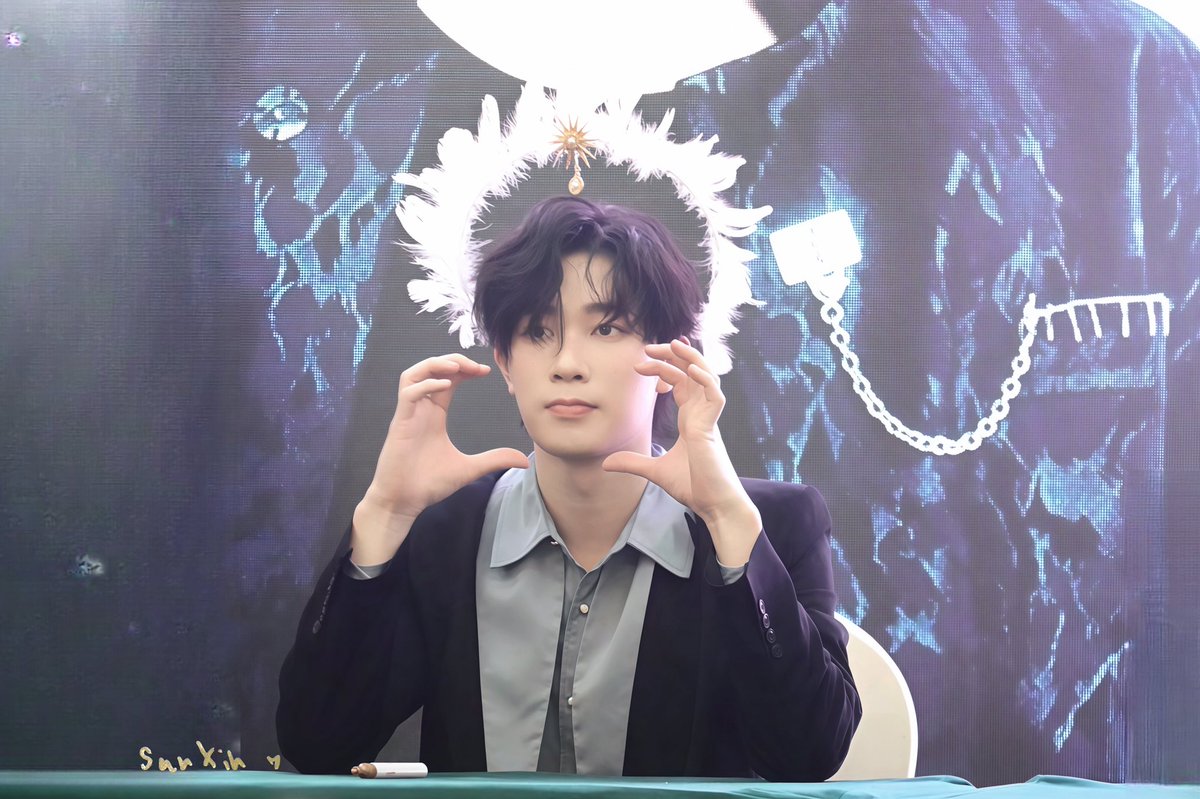 sunx0418's tweet photo. 🥹🤩完美

#BOTWTTYfirstfansigninshanghai 
#Mynameis_yim 
#MyAlienz https://t.co/SguUEzI1z1