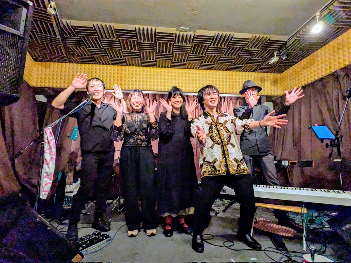 ANSWER_FOR0209's tweet photo. 戸塚 LOPO
森田遊人 ワンマンライブ 2024
『私のおじさん』 @nino_kokecham
2024.12.08
色々な事を思ったワンマンライブ!
まだ整理が付かないが、ライブの感想は後日書きます! https://t.co/Z1r19uQrPX
