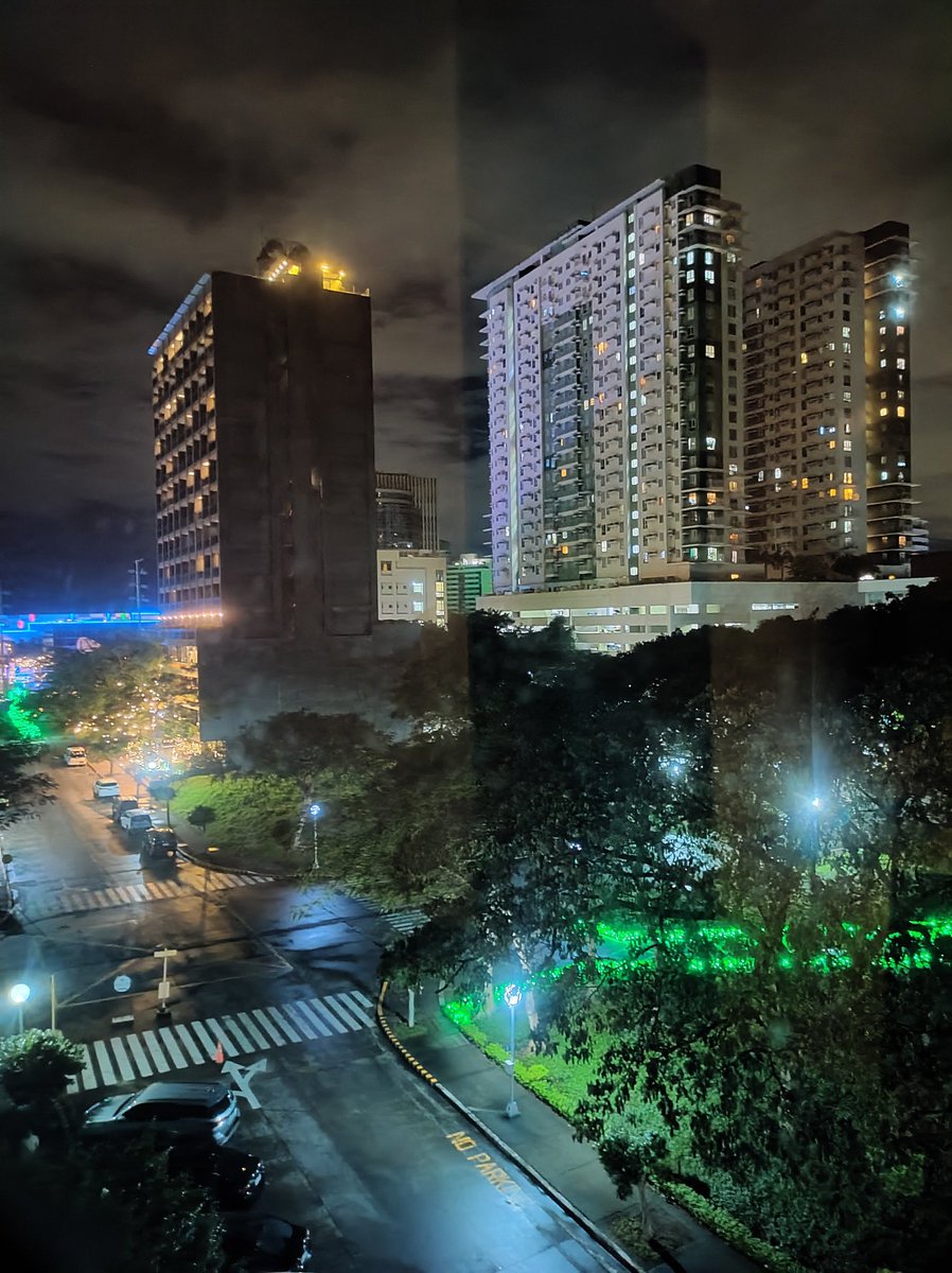MorenoBroker's tweet photo. Alabang atm https://t.co/LLaEpdz0DA
