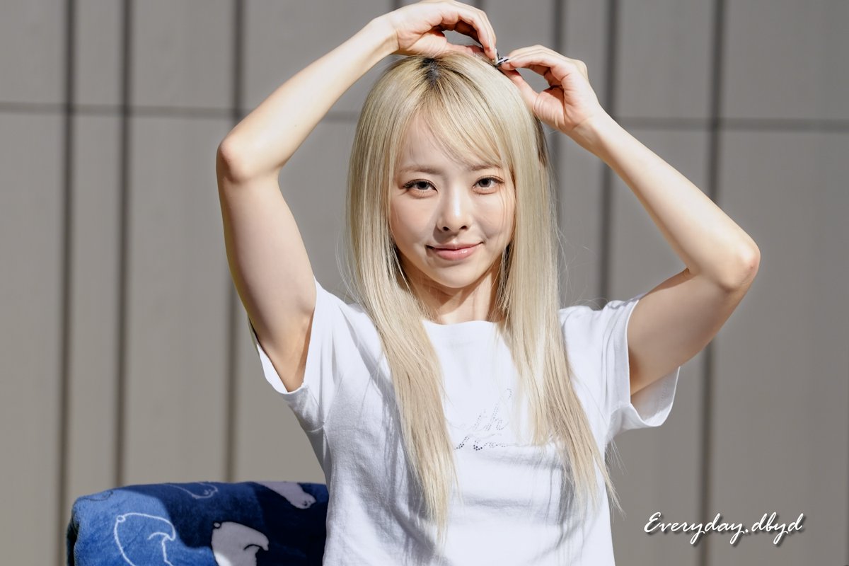 #비비 #ViVi #黃珈熙
#HAPPYVIVIDAY
Taken: 240929