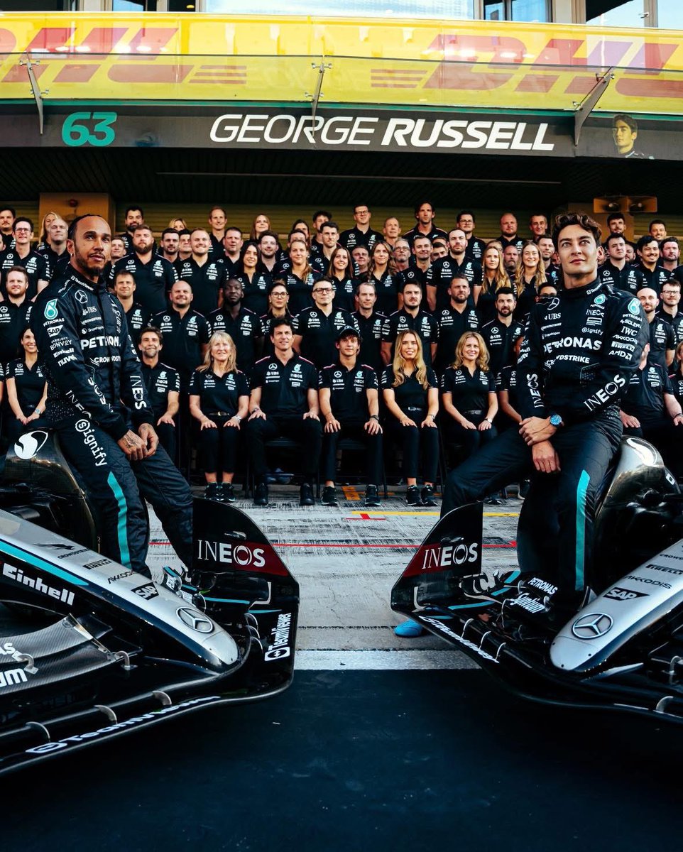 📸| Última foto de George e Lewis como companheiros de equipe. 🩵