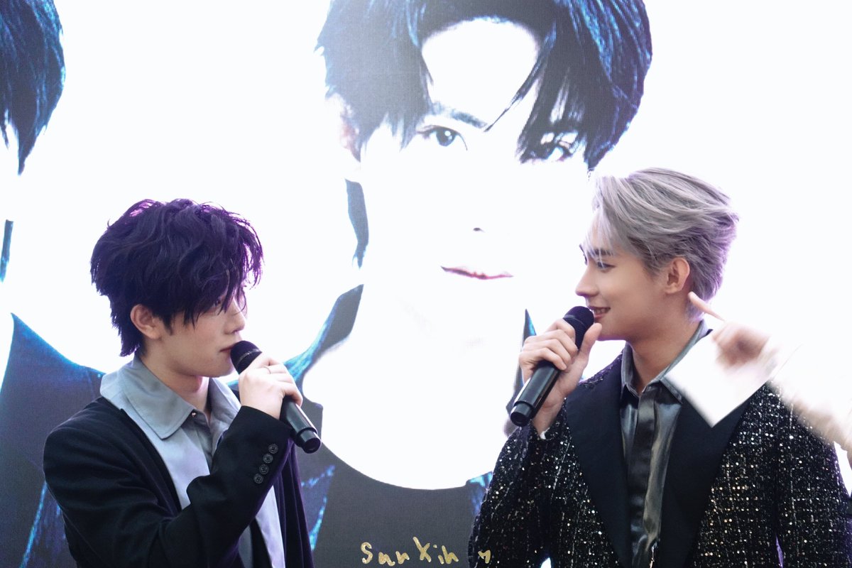sunx0418's tweet photo. 🤫

#BOTWTTYfirstfansigninshanghai 
#TutorYim 
#TutorKrp 
#Mynameis_yim https://t.co/veCDsuASuN