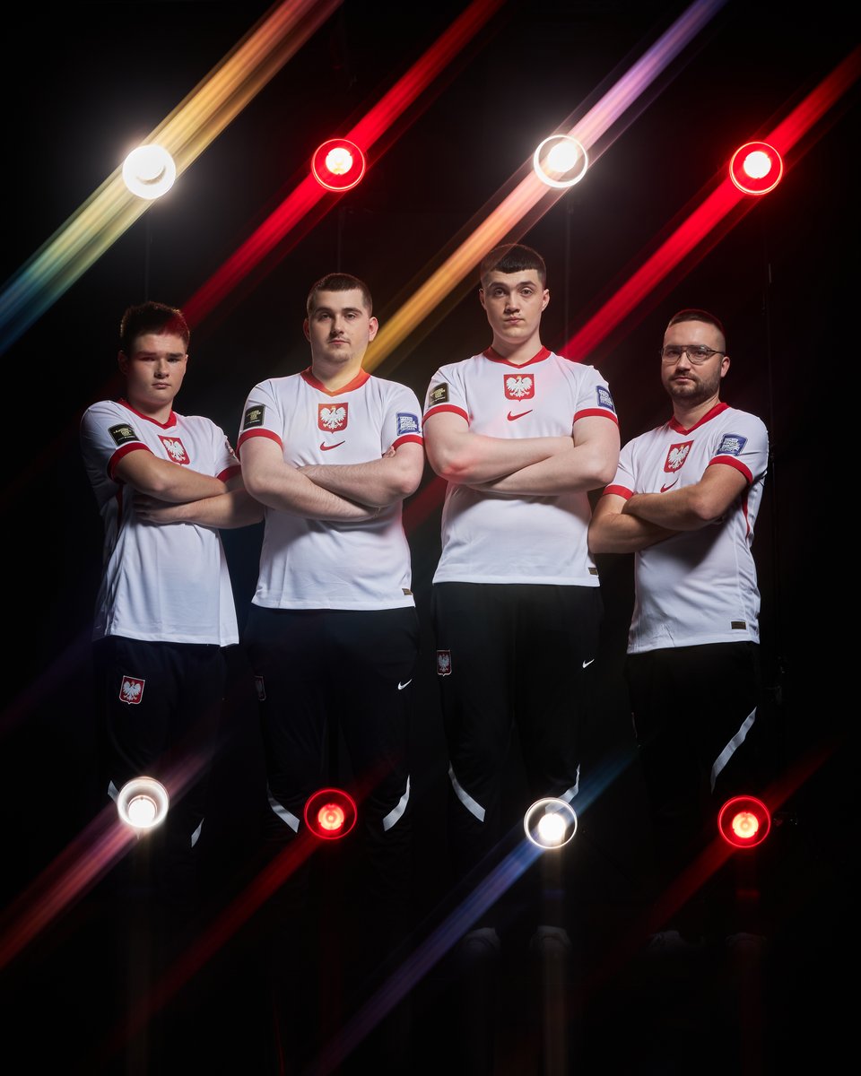 🇵🇱 Reprezentacja Polski gotowa na Mistrzostwa Świata <a href="/FIFAe/">FIFAe</a> w <a href="/play_eFootball/">eFootball</a> 🏆! Jutro zaczynamy faze grupową więc trzymajcie kciuki za naszych zawodników! ✊🔥