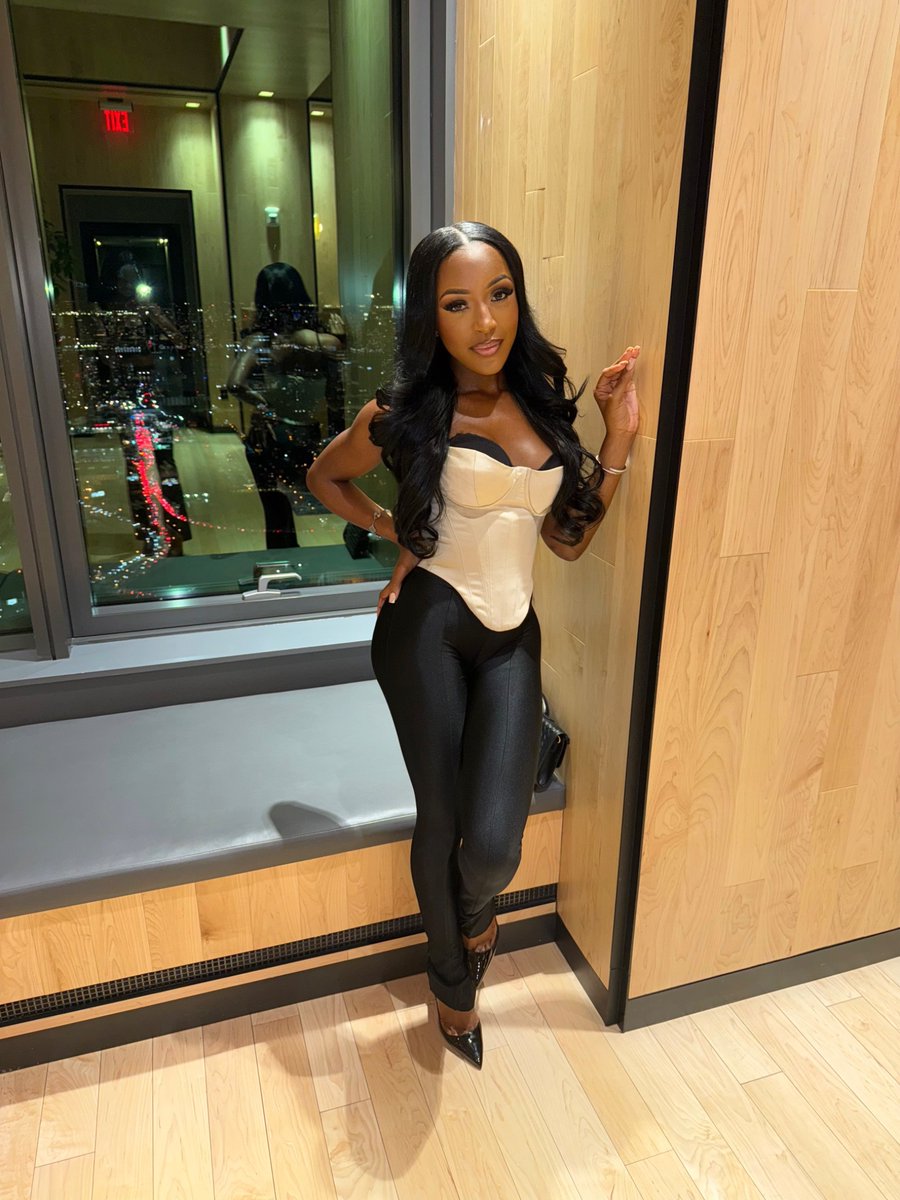 _ashleemichelle's tweet image. If you a bad girl .. 🖤 #UsherTour