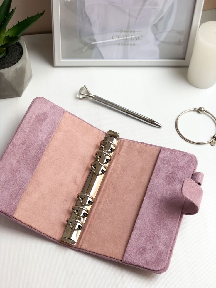 ElegantKenpachi's tweet photo. To: @PoisonHands 

An elegant planner for you, Nemu. I bet you'll give an excellent use.

⠀⠀⠀⠀⠀⠀⠀⠀⠀⠀⠀⠀⠀⠀⠀──────𝑺𝒂𝒏𝒕𝒂 𝑼𝒏𝒐𝒉𝒂𝒏𝒂 ✨ https://t.co/gqKFxCLFj6