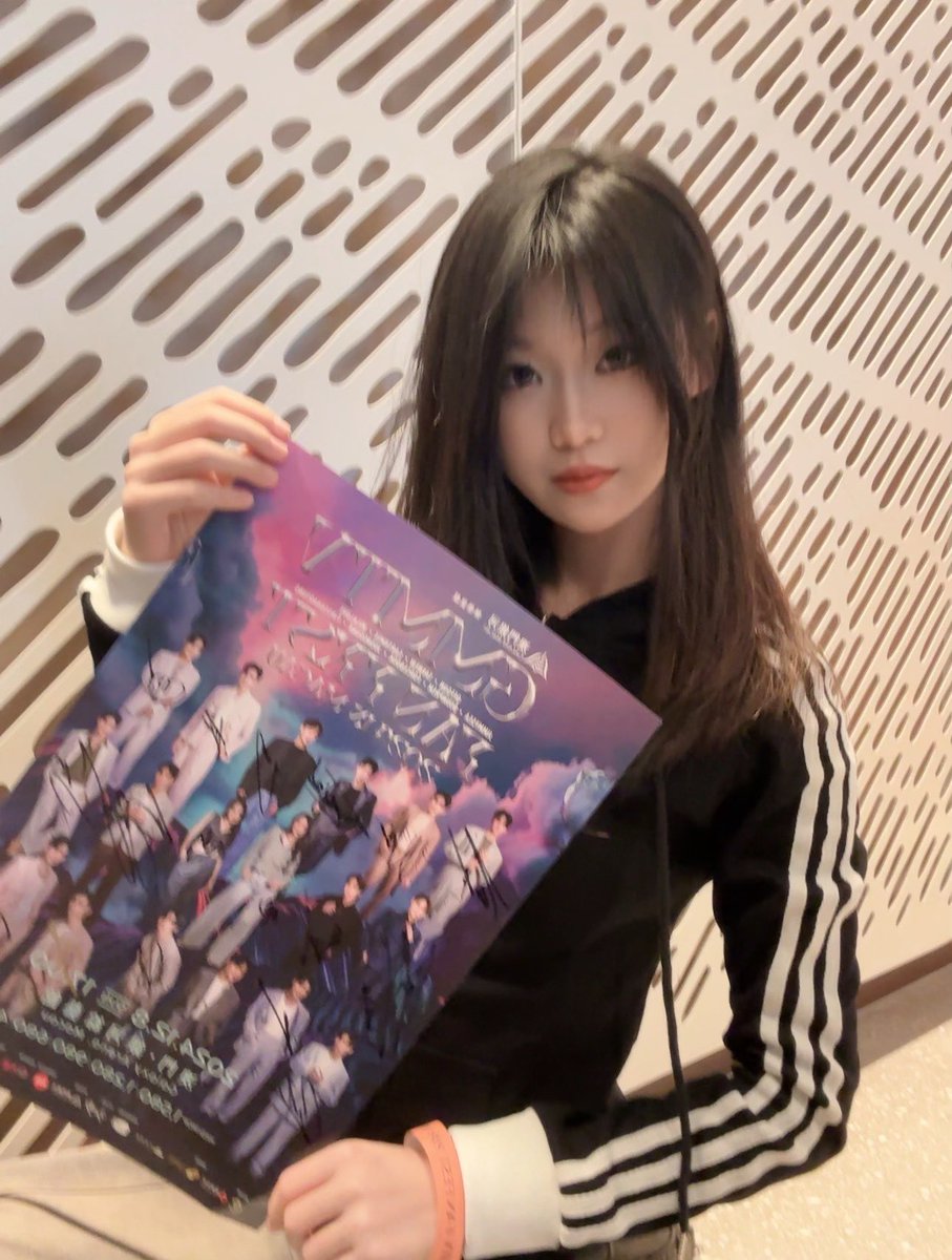 guoruijia2's tweet photo. 好开心能见到你们🙌🏻🫶🏻很喜欢你们的舞台 很惊艳！

 #GMMTVFanfest2024inMacau #joongdunk #earthmix #milklove #forcebook #jimmysea #BounPrem #taynew #offgun #FirstKhaotung https://t.co/WcVPsZ8sQ0