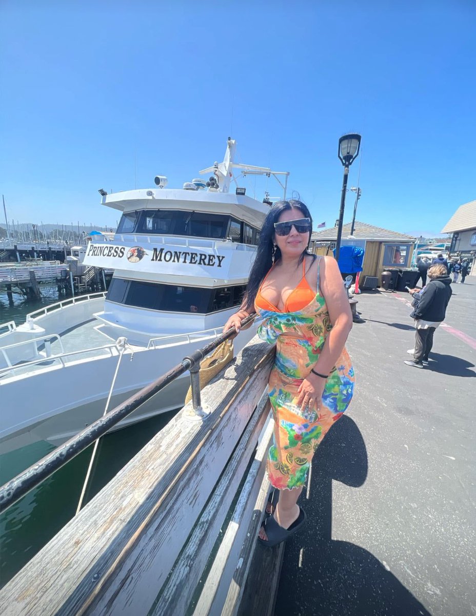ricax0x0's tweet photo. @GlamazonJay actually I did , this is my mom &amp; all my family looks good 🤭🧬 you bitches are a bunch of weirdos arguing if my body real or fake 😂 my ass is home made but thanks for the compliment 🫶 https://t.co/ecxR6X0e7t