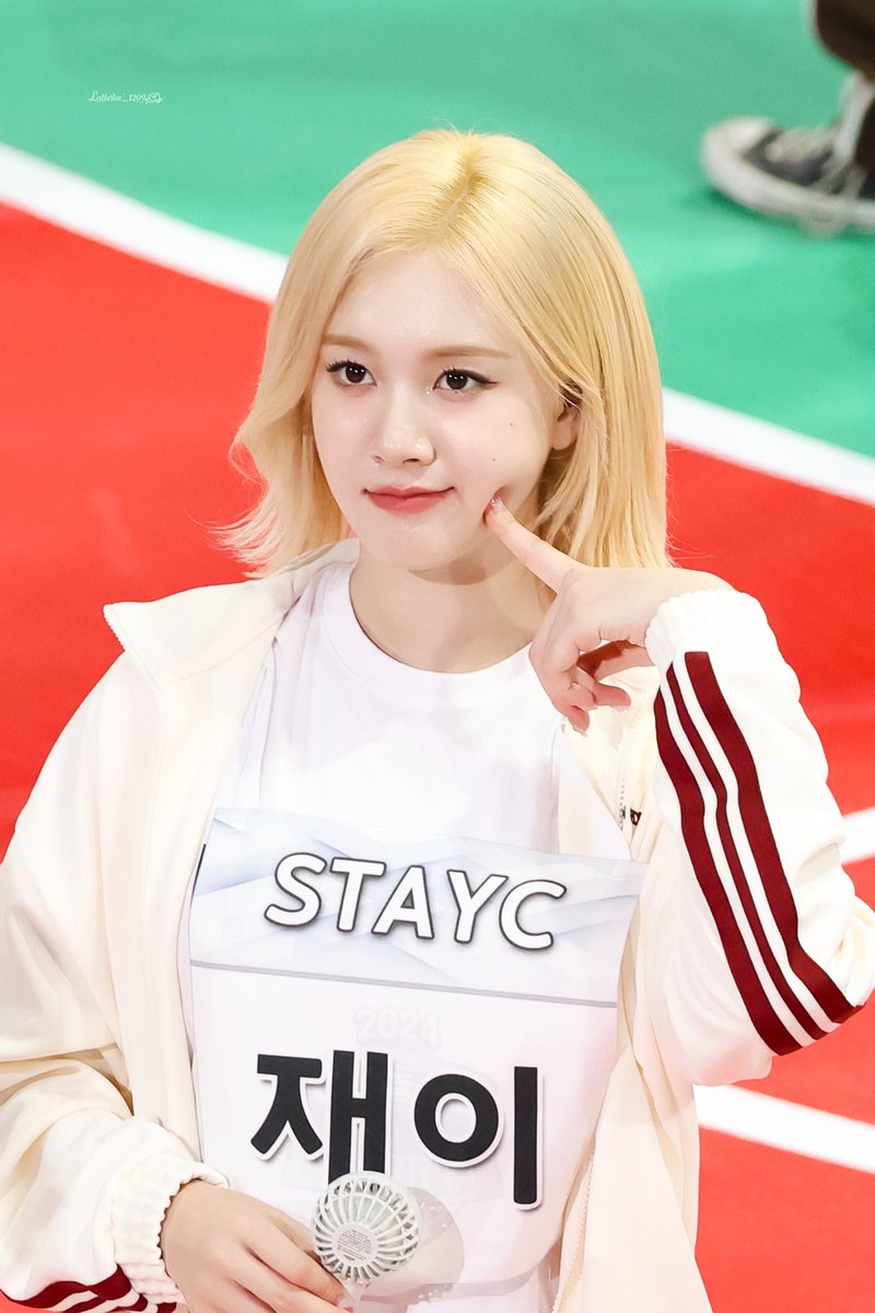 Latterox1209's tweet photo. 240805

𝐇𝐚𝐩𝐩𝐲 𝐁𝐢𝐫𝐭𝐡𝐝𝐚𝐲 
#스테이씨 #재이 #STAYC #J https://t.co/gjG1xyT8kJ