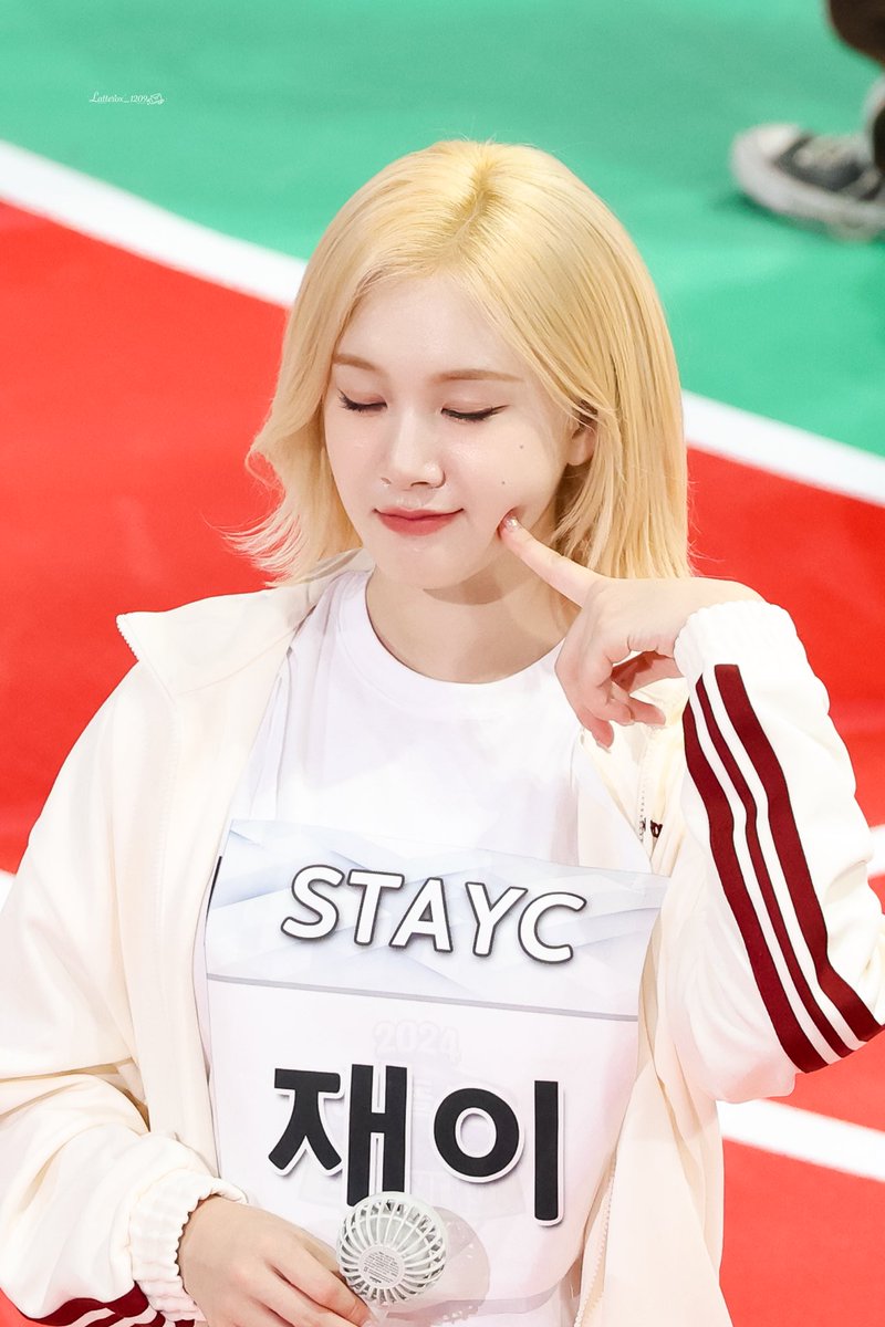 Latterox1209's tweet photo. 240805

𝐇𝐚𝐩𝐩𝐲 𝐁𝐢𝐫𝐭𝐡𝐝𝐚𝐲 
#스테이씨 #재이 #STAYC #J https://t.co/gjG1xyT8kJ