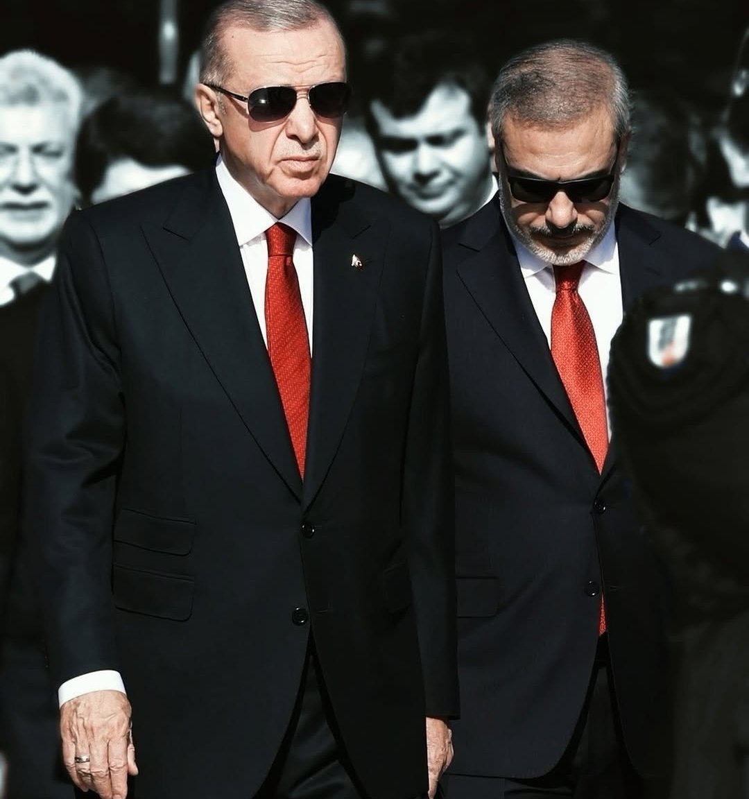 saborz767676's tweet photo. Kudüs'e Sayılı Adımlar Kaldı 

İşte şimdi Kudüs'e giden yol açıldı. İtraill ya masaya oturacak ya da oturacak başka şansı yok.

Zira Türkiye hem kara hem de hava sahasından operasyon yapma imkanına kavuştu.

Gazzenin kurtuluşu yakın 

La Galibe İllallah Muhammeden Resulullah https://t.co/2t4KyO5mSz