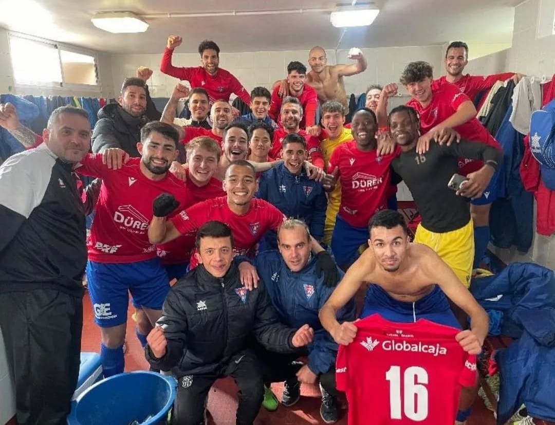 LaRodaCf's tweet photo. 📢 VICTORIA 2-0‼️

⬆️+3
2-0🆚 
@AD_SanClemente
 
⚽️Moha
⚽️Mamadou

▶️Iván Nieto rueda de prensa: https://t.co/mebOeTxn2X

▶️Jesús Tobarra: https://t.co/7hOoglYuEf

🔴🔵VAMOS ROJILLOS‼️

@ventanas_durer @Aiplast_
@radiolaroda @teleroda
@GradaMarcador23 https://t.co/AeKoIFpXkk