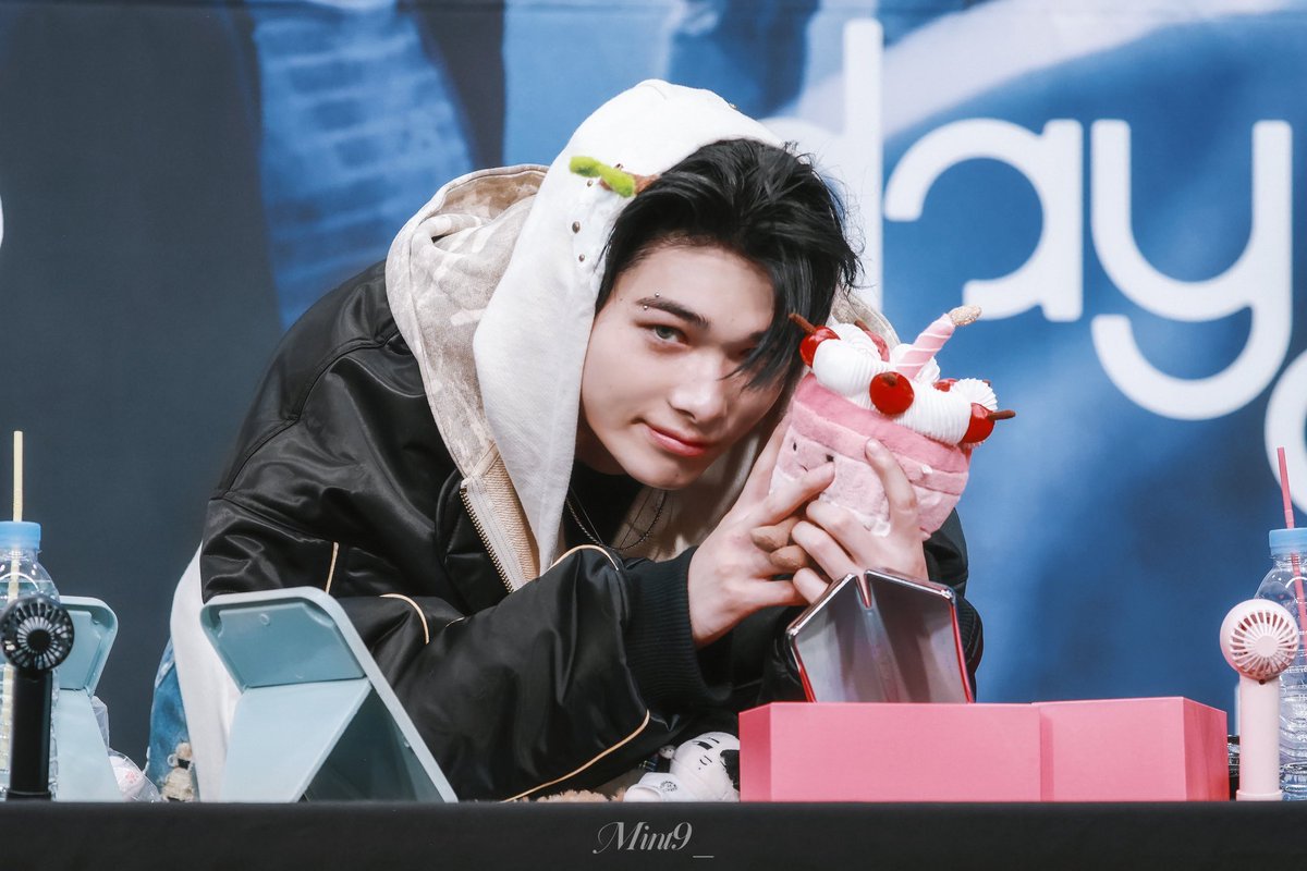 HAPPY NI-KI DAY🎂

( ⸝⸝･̆⤚･̆⸝⸝)
#니키 #NI_KI