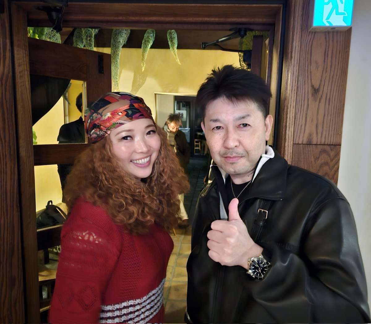 ryujisakkun's tweet photo. ためーずでもやっぱりモノマネやっちゃう陽介さんw
DIVAの歌声は控えるけど陽介さんなら大丈夫だろう(笑)
Hanahちゃんツーショットありがとうございました🙇♂️
#TAMES
#植松陽介
#柴田敏孝
#KB
#宮本美季
#HanahSpring
#neonera https://t.co/Xxp0IBI54Y