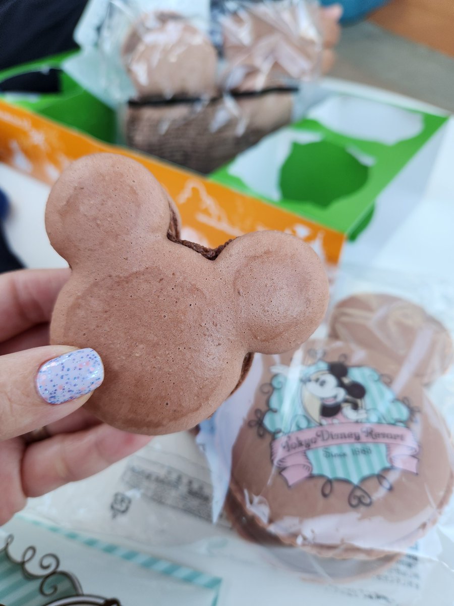 SusanSusanto17's tweet photo. 🤍 All the Mickey shaped things! 

#Tokyo #Disney #JAPAN https://t.co/FiRaf2P3GQ