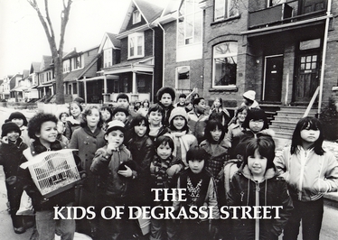 On this day in 1979, The Kids of Degrassi Street debuted on CBC.
While this was the show that started the entire Degrassi franchise, it has long been overshadowed by the shows it helped spawn.
Let's learn more about it :)

🧵1/13