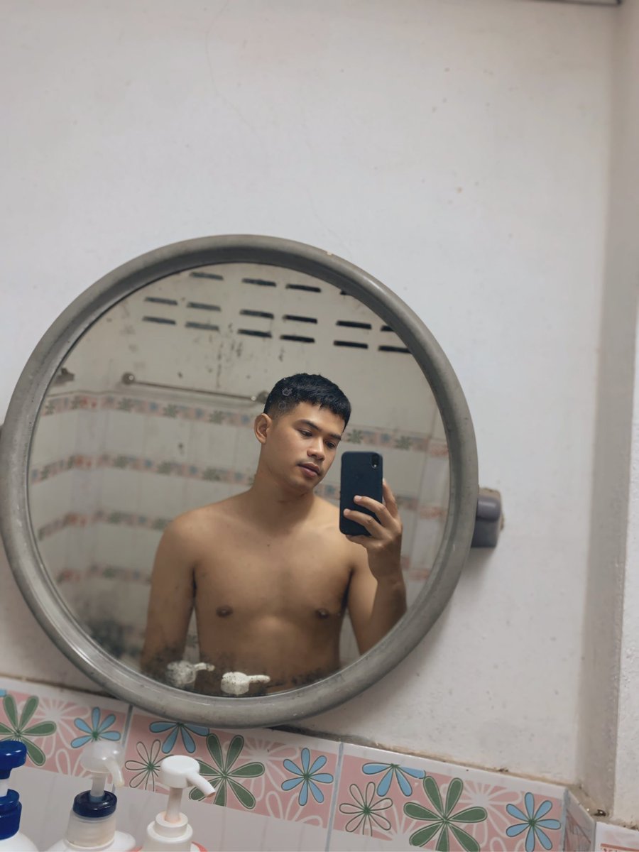 FamSitthikham's tweet photo. เอาน้ำออกกัน 💧🐻😜😜 https://t.co/76Ud87gIWH