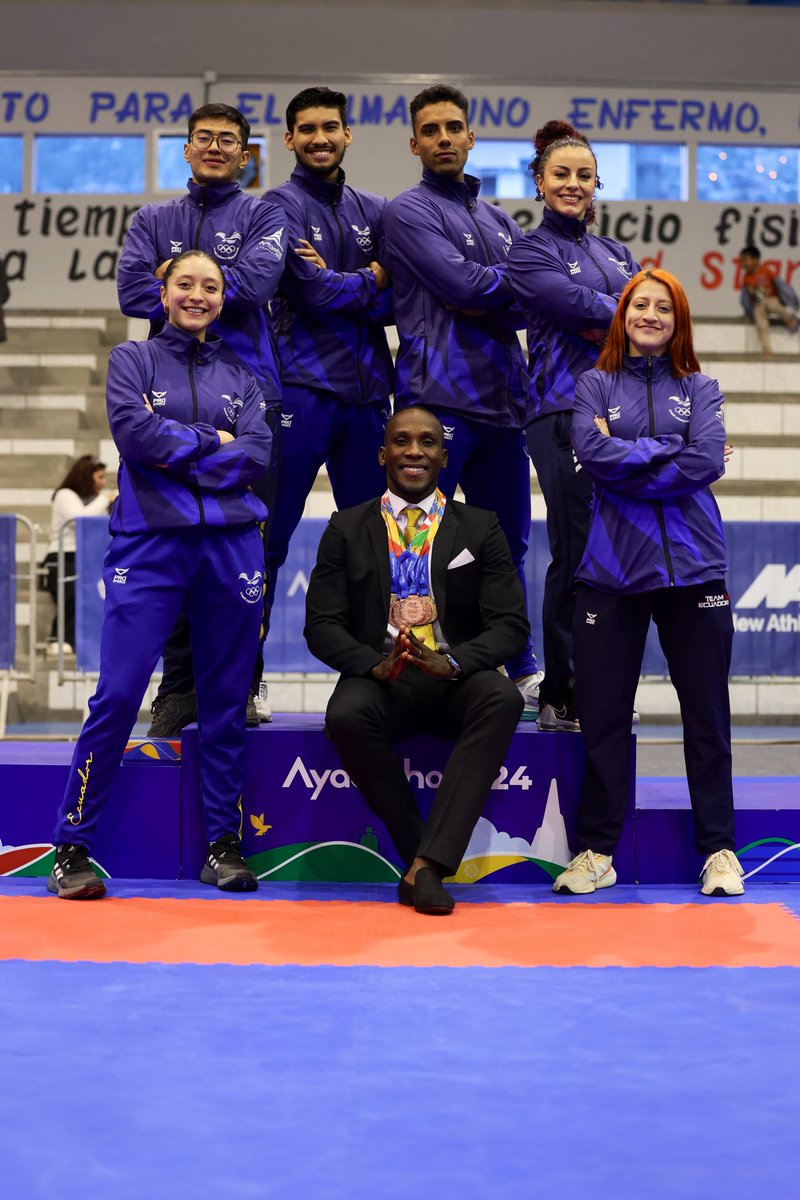 Ecuador en el primer lugar del medallero (karate ) junto a Venezuela al cerrar la jornada de kumite en los Juegos Bolivarianos Ayacucho 2024.

Somos un gran equipo !! 🇪🇨🇪🇨🇪🇨🇪🇨🇪🇨
Felicidades a todos por su gran trabajo 🙌🏽😘🇪🇨