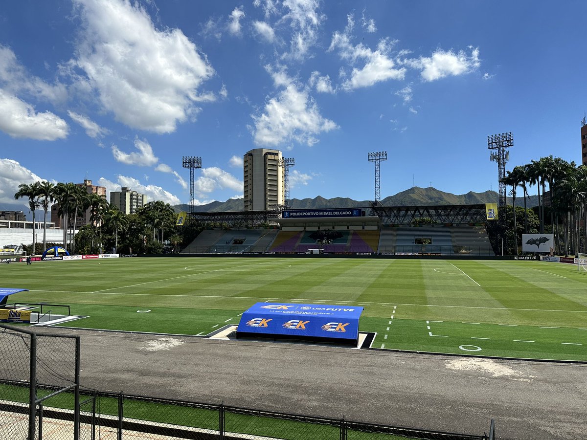 CDominguesP's tweet photo. ¡Ya en Valencia!

El Misael Delgado recibe el último partido de la campaña 2024.

Carabobo y Táchira (1-1) buscan la estrella en este escenario.

Desde las 3:00 pm al aire por el canal de YouTube de la @LigaFUTVE 

PARTIDAZO

¡Se los narro! 🎙️ https://t.co/Oyrw5YIekP