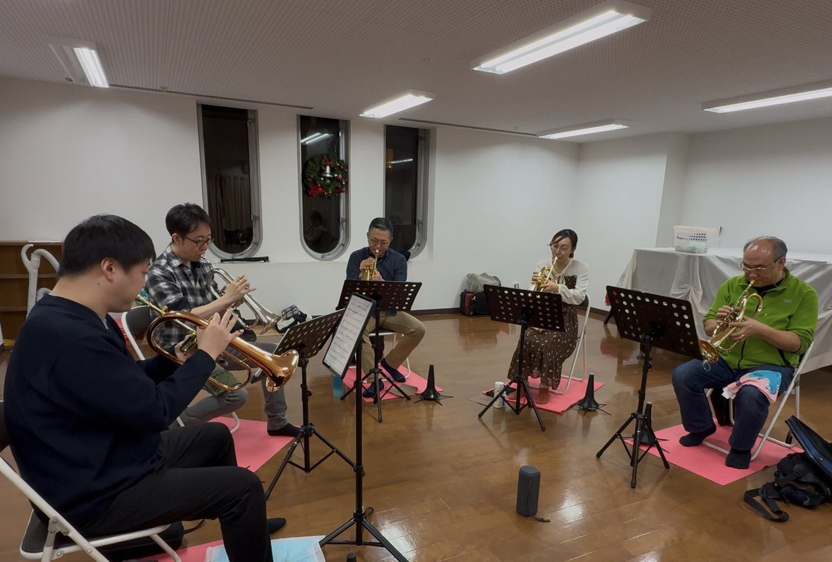 Japanfluegel's tweet photo. じゃぱふりゅ元気に活動中😊
来年はコンサート2回開催を目標に新メンバー含めて練習しました😉 https://t.co/oTlNKgMKiu