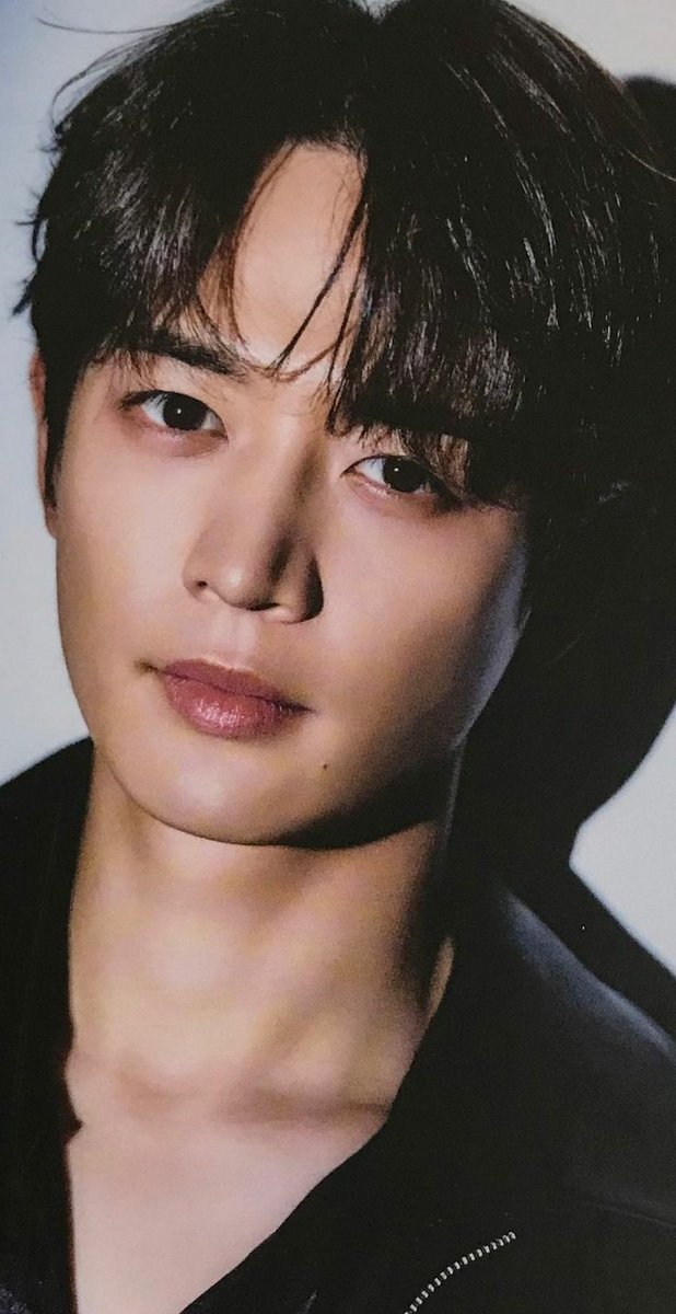 suryon12091994's tweet photo. Чхве Минхо. 33 годика. 🌹😍

#choiminho #flamingcharisma #itsminhoday #minhoday #MINHO #happyminhoday @shinee https://t.co/IjOrPz1XcX