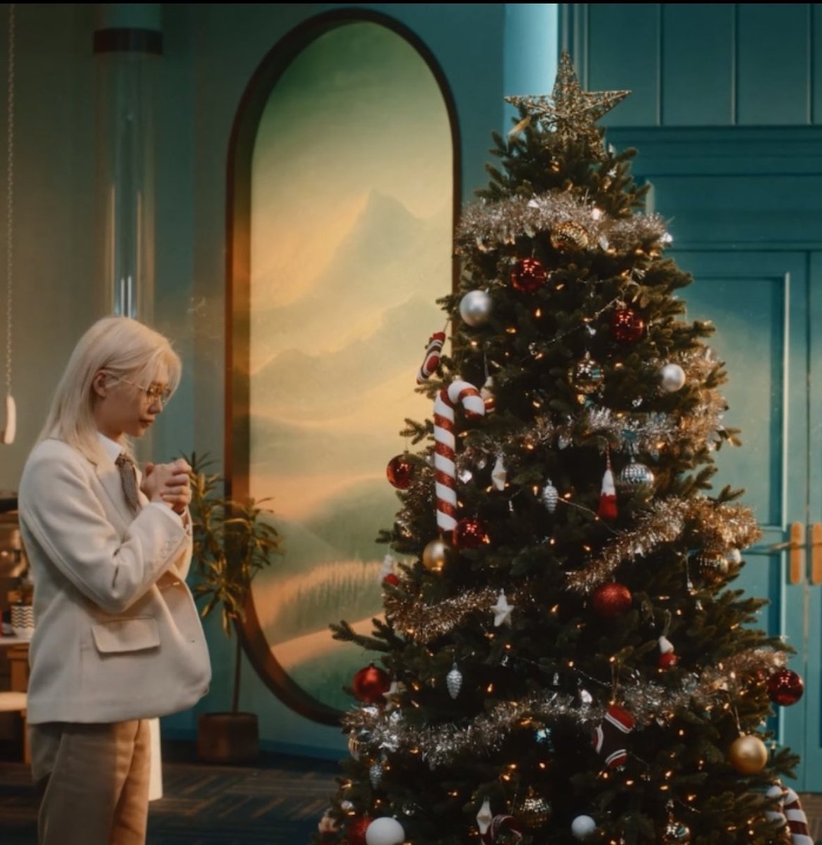 ཐི †⃨⃰ ཋྀ tweet media