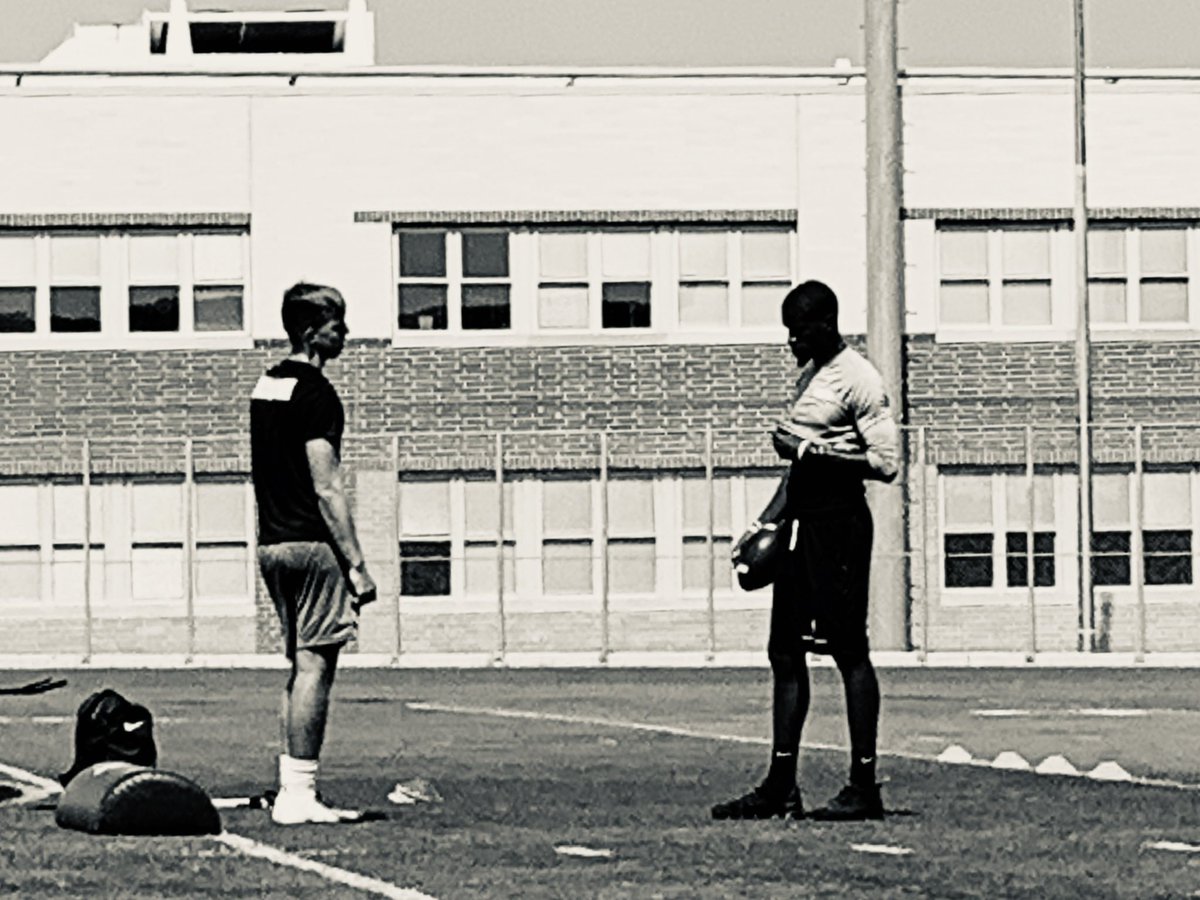 Coach Colón tweet media