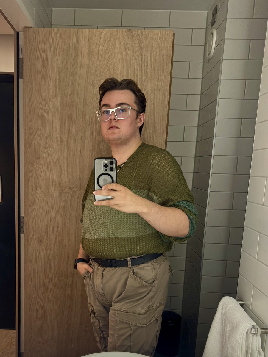 Oi fat boy, why don't you let me force feed you until you can't walk and all you can do is sleep and churn that food into more fat for me? #feeder #feederism #grommr #fatboys #growing #lard #gay #gaygainers #gayfeeders #roadtoimmobility