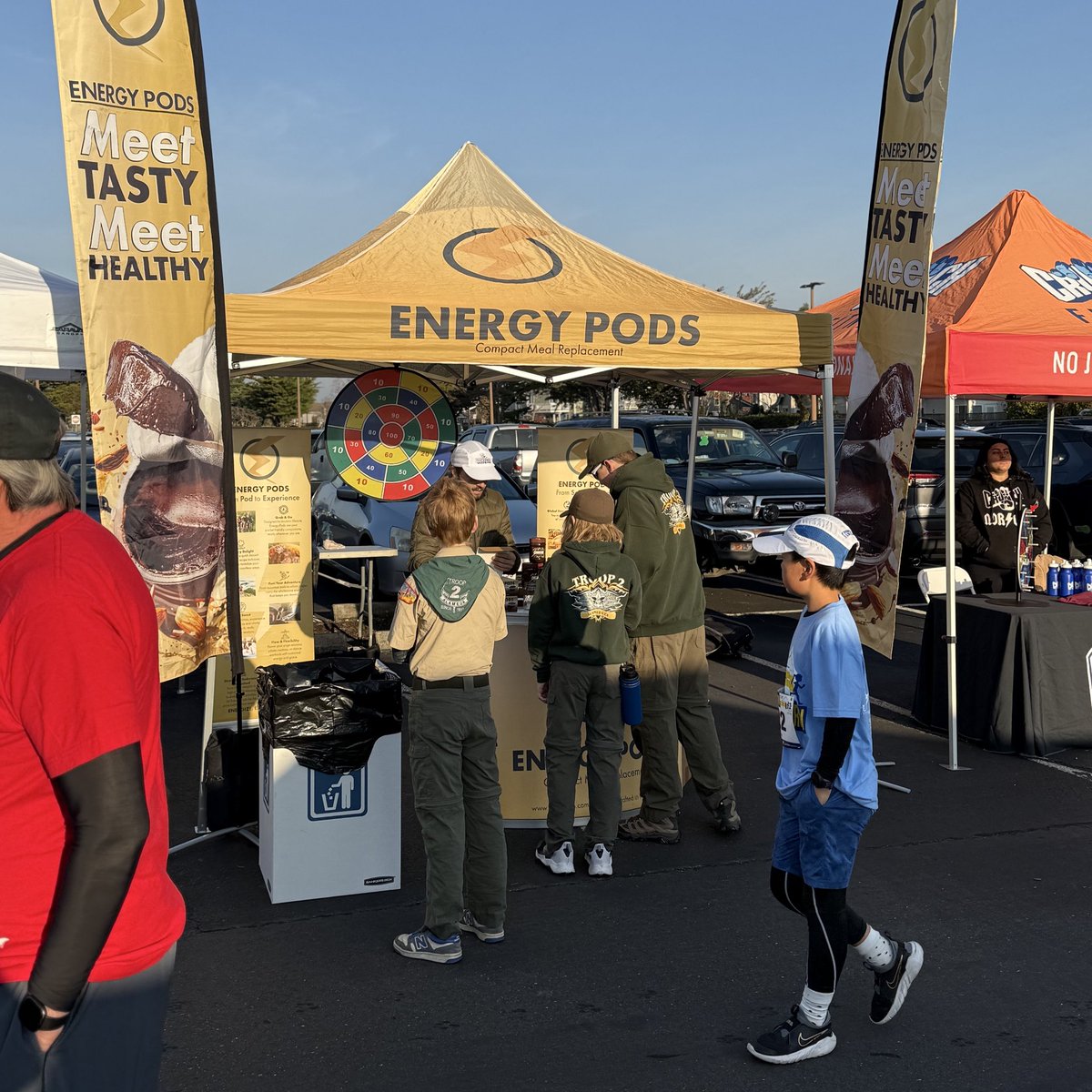 KGFoodCo's tweet photo. Alameda midway run, fueling up 500+ runners with Energy Pods and CocoZen. Energy Pods are fast becoming a buzz in athletic communities. https://t.co/amSXDc8zSp