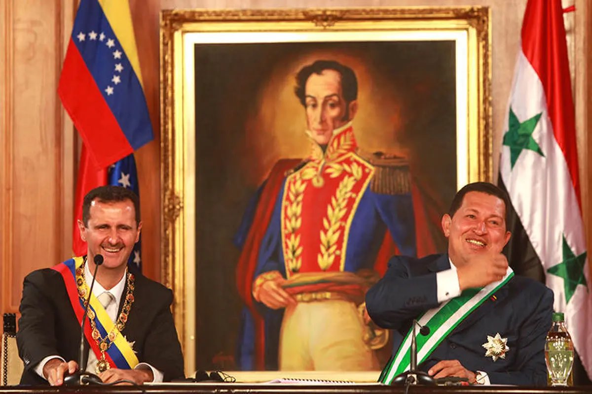 jpserna's tweet photo. La caída del sanguinario tirano de Siria, Bashar Al Assad representa también un duro golpe para el régimen de Nicolás Maduro.
Cayó el carnicero de Damasco, ahora falta el usurpador de Miraflores. https://t.co/fBJmUW2VmY