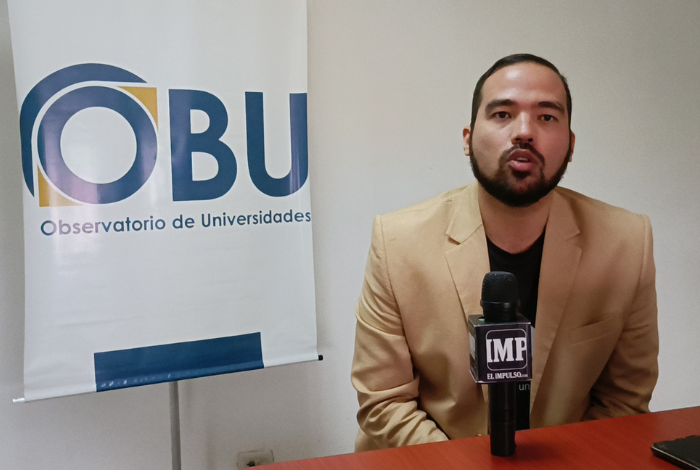 ThaelmanFelez's tweet photo. En #SoloconThaelman este #09Dic
@CarlosMelendezP director del @OBUVenezuela analizando la situación de los profesores universitarios
🗓️ Lunes a viernes
⏰ 7:00am - 9:00am
💻 https://t.co/bVzyqSbLQe
📲 https://t.co/ln7xwb50RX
📱 @victoria1039fm (IG)
#TuRadioVial https://t.co/cmosb0LZZU