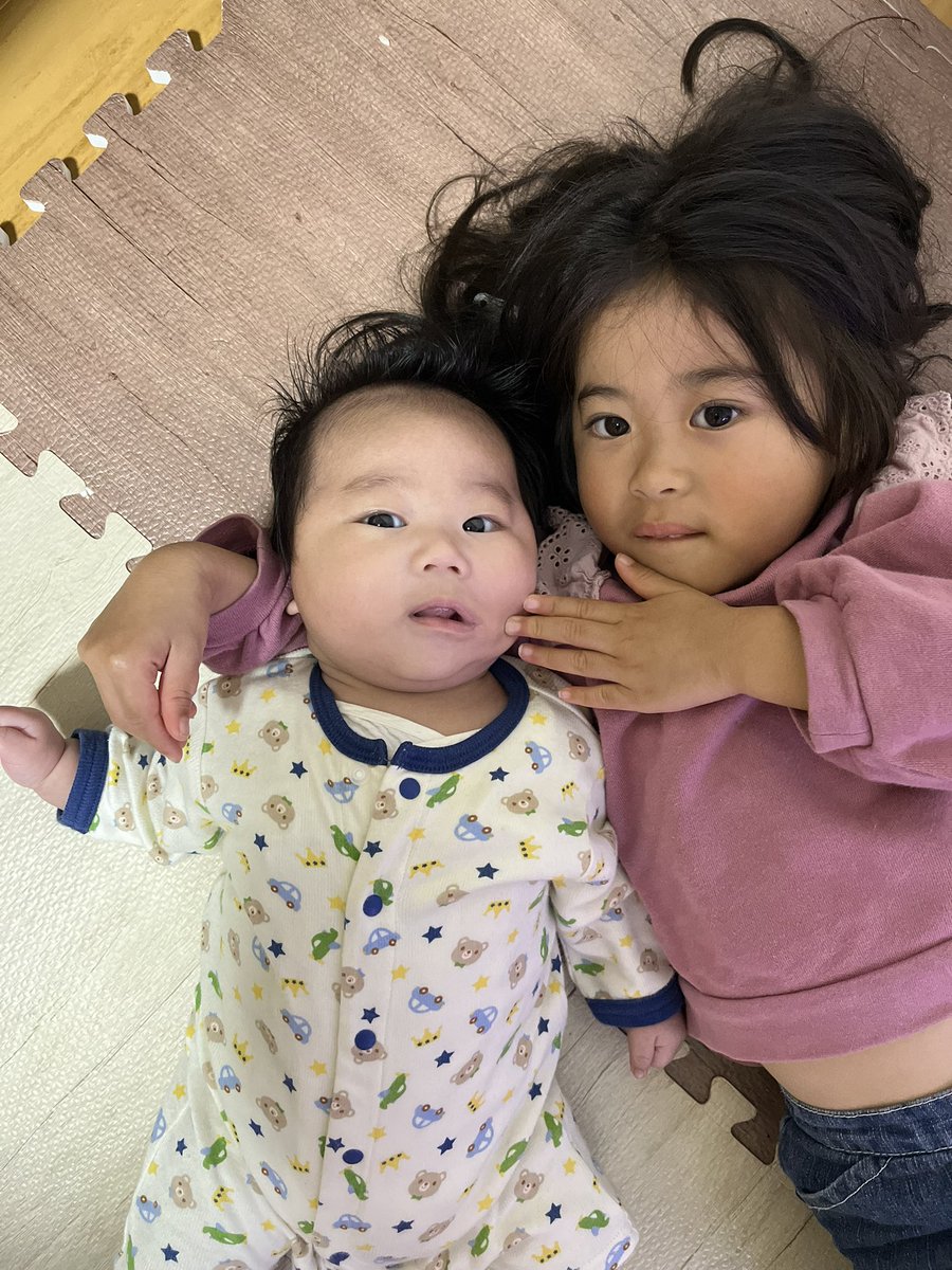 PortraitRagi's tweet photo. そいえば9月10日に第二子男の子を予定帝王切開で産みました👶❤️
姉弟の触れ合いが可愛すぎて毎日癒されてます💕💕
体重は戻ったけど2人目はBIGbabyだったのでなかなかお腹周りのお肉さんが落ちてくれません。1月から仕事復帰なんて考えられないくらい
ずっと一緒にいたいですが頑張ります🔥
#出産報告 https://t.co/BEwVFEtClQ