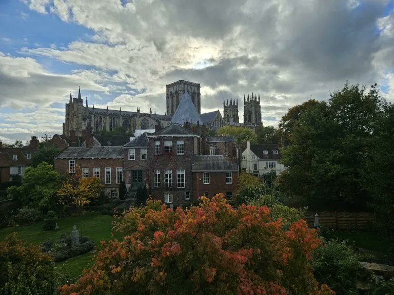 RJonTourUK's tweet image. New #travelblog post, this time about the beautiful city of York 🇬🇧 and is it worth visiting...

rjontour.com/york/ #yorkshire #traveltribe
