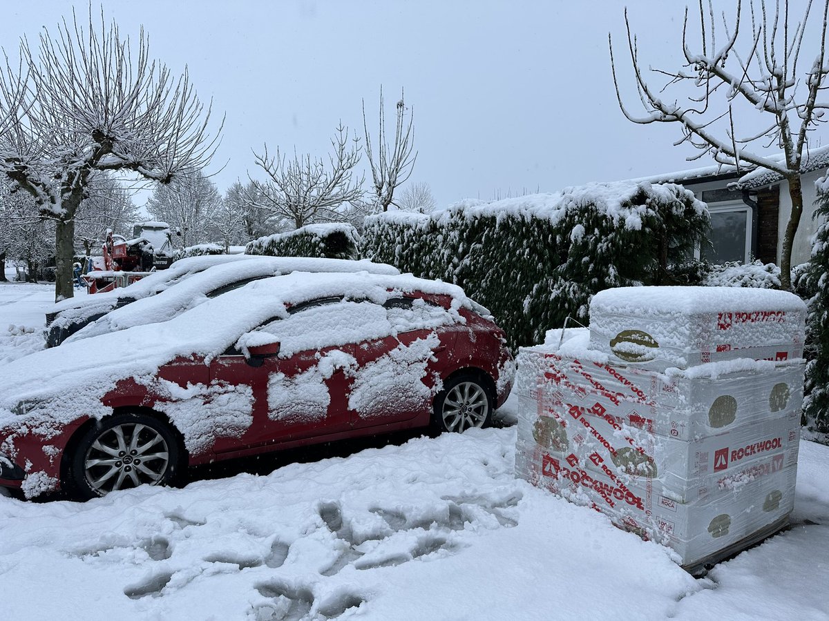 Navarrameteo's tweet image. ❄️ 14cm en el camping Urrobi #Aurizberri #Espinal (860m)