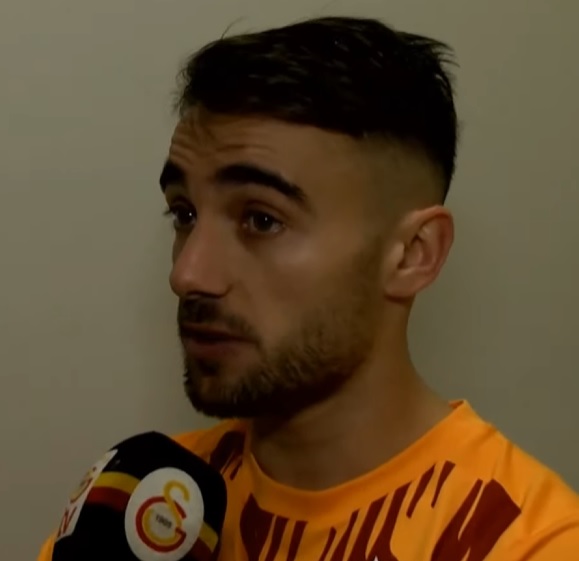 futbolarena's tweet photo. Yunus Akgün: "Herkesi yenip Allah'ın izniyle 5. yıldızı takacağız. Erken kırmızı kart görüp yenik duruma düştükten sonra belki bazı takımlar heveslendi. Selam olsun." (GS TV) https://t.co/32OPDIs5nB