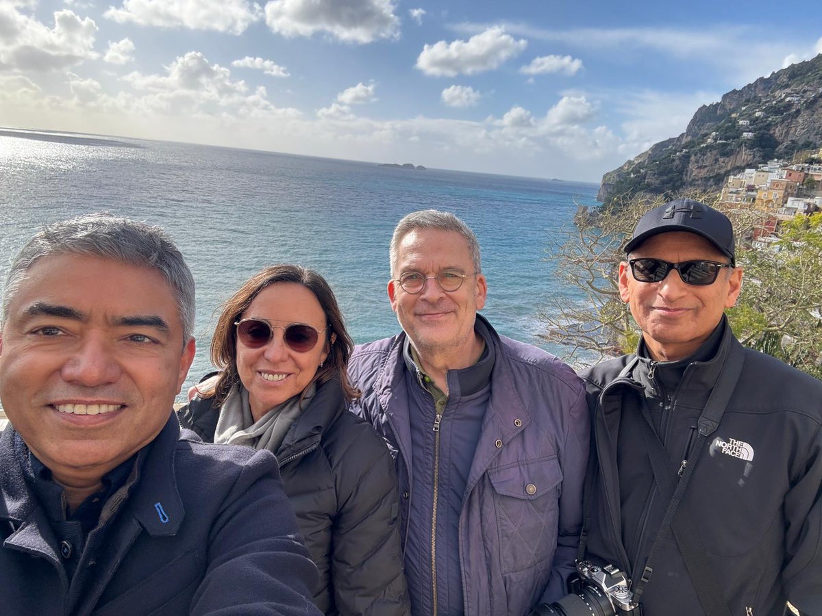 Lola Lozano tweet media