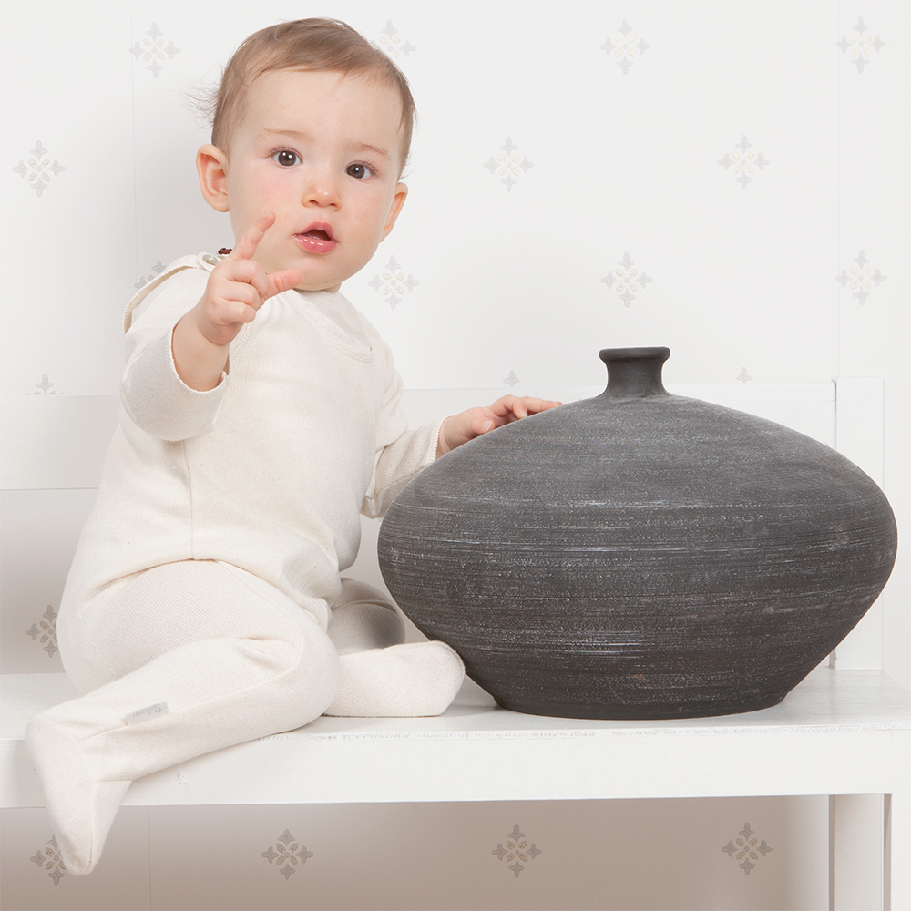 Lightweight knitted rompers. Cotton/silk. Suitable for almost all weather conditions.

Artikel/article 515133
selana-shop.com