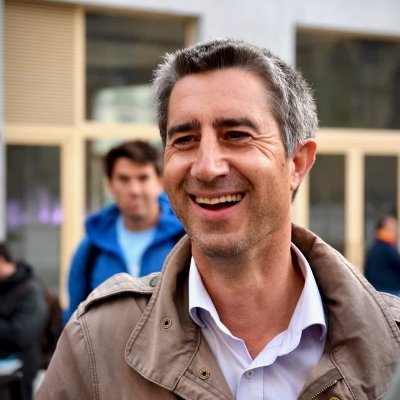 On peut dire ce qu’on veut sur Ruffin, il est peut-être pas préoccupé par l'islamophobie, il est peut-être un peu sioniste sur les bords, il est peut-être pas fiable sur les droits LGBT