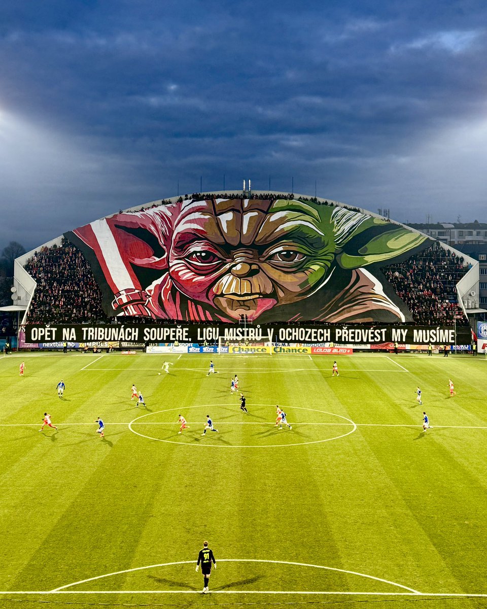 Stadium_Tr's tweet photo. 🇨🇿 La pépite du parcage du Slavia à Olomouc 😍
#olosla #slavia #praha https://t.co/WwPkIGjVCQ