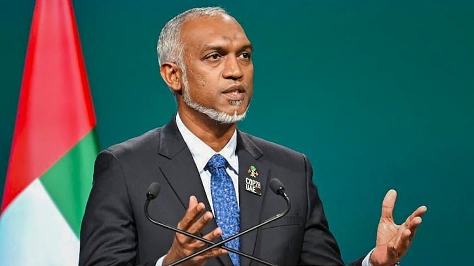 ForeignPolicyMV's tweet photo. 𝗠𝗮𝗹𝗱𝗶𝘃𝗲𝘀 𝗣𝗿𝗲𝘀𝗶𝗱𝗲𝗻𝘁 𝗖𝗮𝗹𝗹𝘀 𝗳𝗼𝗿 𝗮 𝗥𝗲𝗶𝗻𝘃𝗶𝗴𝗼𝗿𝗮𝘁𝗲𝗱 𝗦𝗔𝗔𝗥𝗖 𝗼𝗻 𝟰𝟬𝘁𝗵 𝗖𝗵𝗮𝗿𝘁𝗲𝗿 𝗗𝗮𝘆

Maldives President Dr. Mohamed Muizzu reaffirmed the nation’s commitment to fostering a more dynamic and inclusive South Asian Association for Regional Cooperation (SAARC), emphasizing its vital role in achieving shared aspirations and a prosperous future for South Asia.

In a message commemorating the 40th SAARC Charter Day, Dr. Muizzu extended greetings to the SAARC Secretary-General, Secretariat, affiliated institutions, and the people of South Asia. He highlighted the organization’s enduring mission to improve the lives of millions across the region since its inception.

Reflecting on the values enshrined in the SAARC Charter, Dr. Muizzu urged member states to address pressing challenges such as climate change, public health, and economic inequality. He called for renewed focus on sustainable development, innovation, and the enhancement of resilient infrastructure and regional connectivity.

SAARC Charter Day, observed annually on December 8, stands as a testament to the region's collective commitment to peace, cooperation, and progress.

@MMuizzu @presidencymv