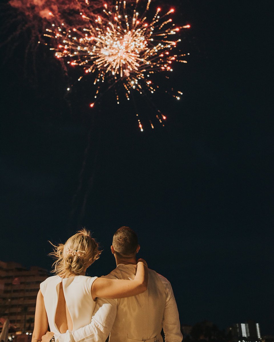 areasunset_'s tweet photo. ¿Te imaginas acabar el año así? 🤩 

¡Puedes hacerlo! 🎇
Revisa nuestro menú de Nochevieja y apúntate. https://t.co/eKZLxLqb6R