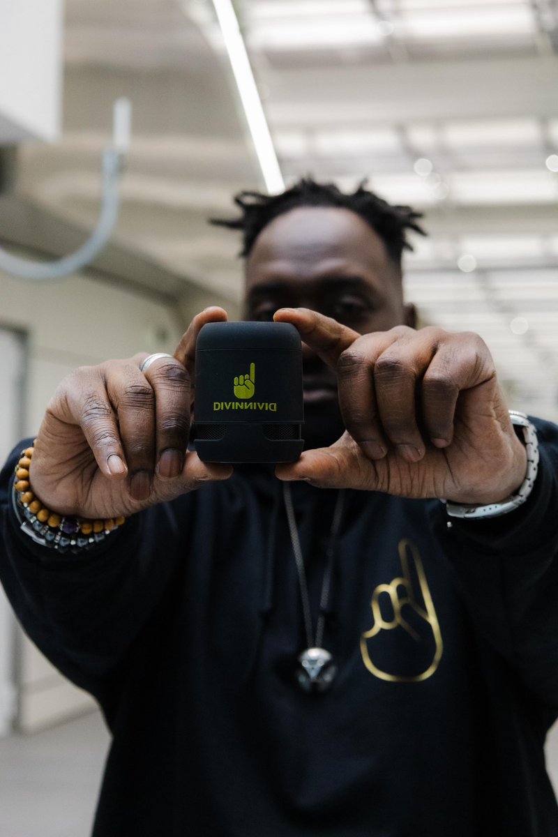 Tu as écouté mon dernier son «50 piges » avec l’enceinte Bluetooth DIVINNIVID? 
Check le lien =>  divinnividshop.com
#kdb #tech #omegacentauri