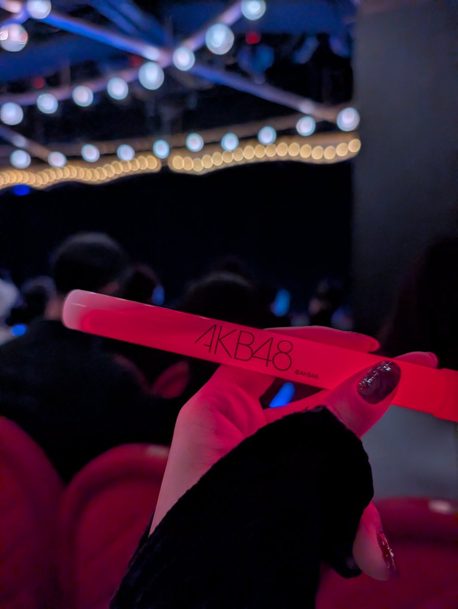 natsuki___u's tweet photo. #AKB19周年 おめでとうございます🌸
新公演「ここからだ」のゲネプロにお邪魔しました🙇

新劇場、テーマパークみたいで感動😂でも柱はちゃんと残ってて、うれしかったです。
ゆいりーさんの「緞帳を上げてくれ！」がかっこよすぎました😭やっぱりAKB48大好きです💕
20周年イヤーも応援してます✨️ https://t.co/A9fLFPNIWv