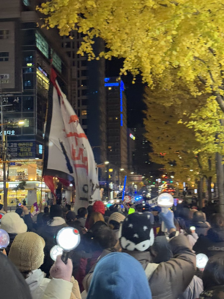 삼이 tweet media