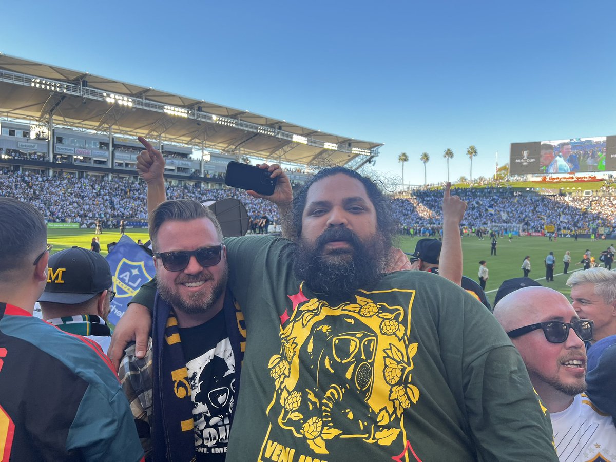 avda300's tweet photo. 🏆🏆🏆🏆🏆 🏆

 @Samoabob @LARiotSquad @LAGalaxy https://t.co/RjY4m74F05